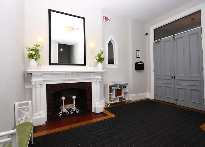 Cozy Newbury Street Studio, #5